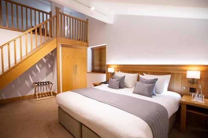 Tewinbury Farm Hotel Exterior foto