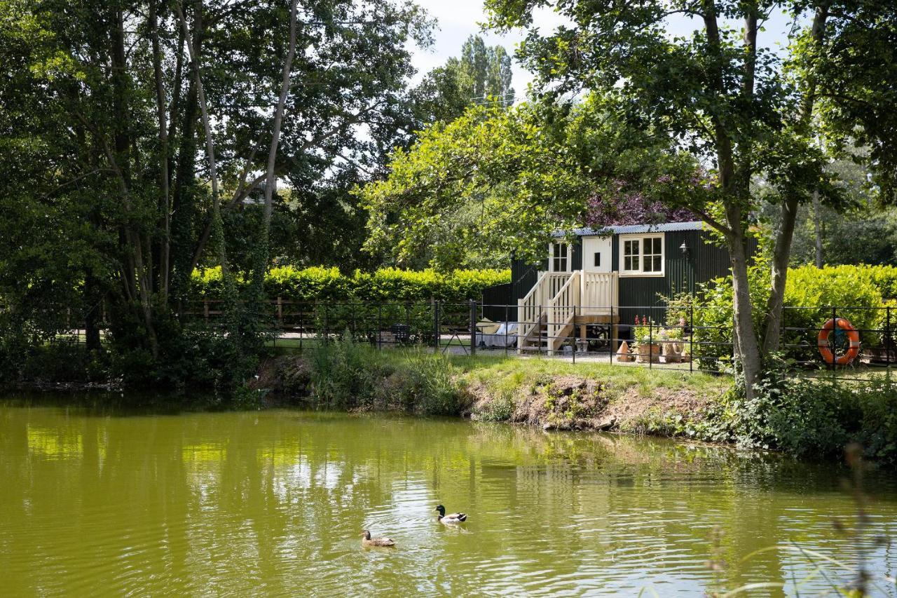 Tewinbury Farm Hotel Exterior foto