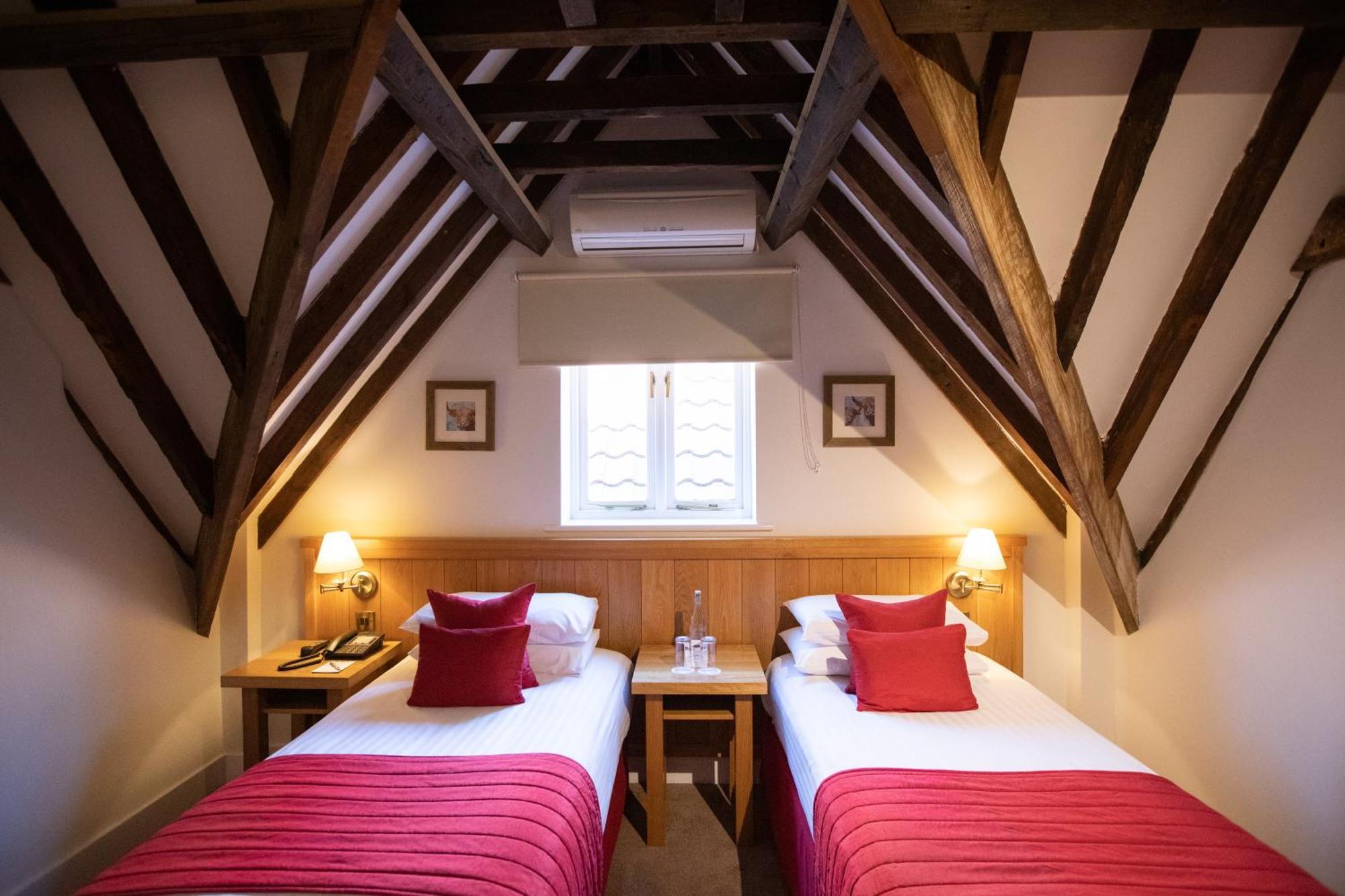 Tewinbury Farm Hotel Zimmer foto